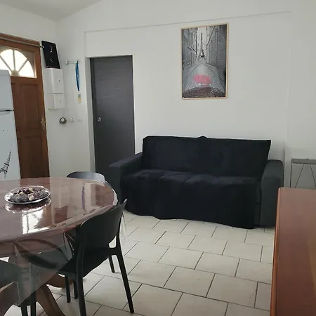 Maison Dans Une Impasse Aux Portes De Paris 펜션 *