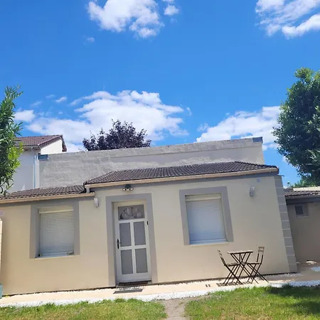 Maison Dans Une Impasse Aux Portes De Paris
